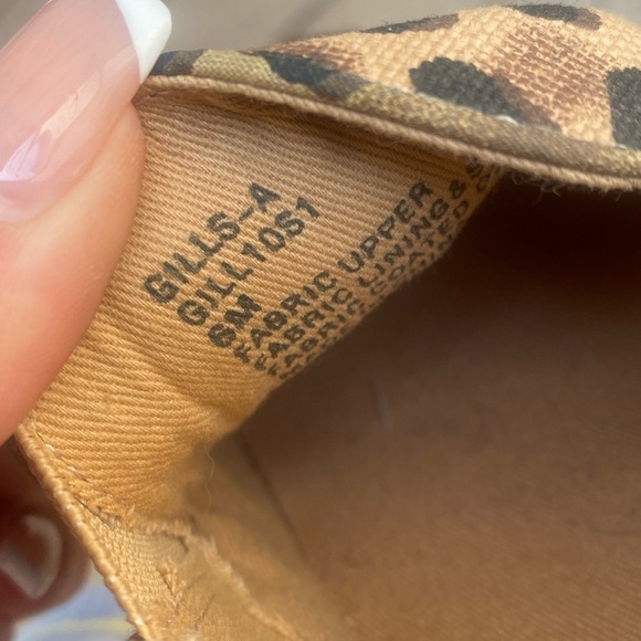 Steve Madden Animal Print Gills Slip On Platform I Size: 6 - Picture 8 of 8